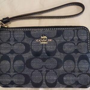 Coach Corner Zip Wristlet In Signature Chambray